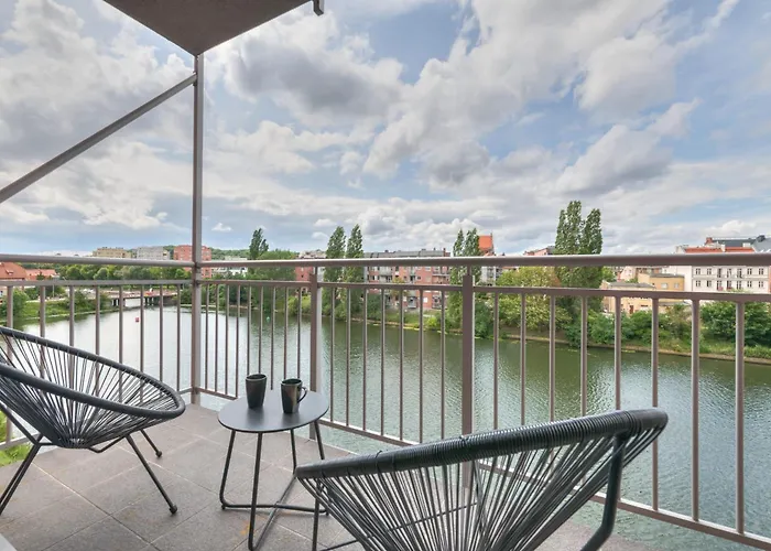 Waterlane Island - Riverview Pool, Spa, Gym & Parking By Downtown Apartments