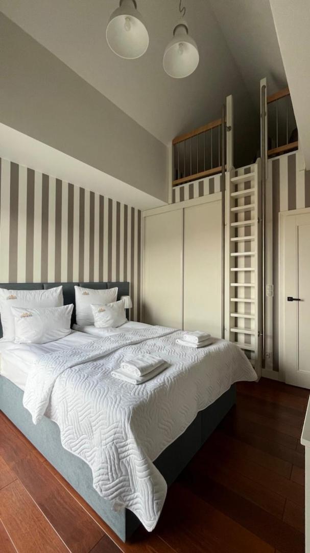 Waterlane Island - Riverview Pool, Spa, Gym & Parking By Downtown Apartmán *